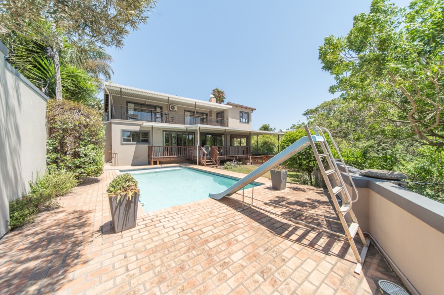 5 Bedroom Property for Sale in Beacon Bay Eastern Cape